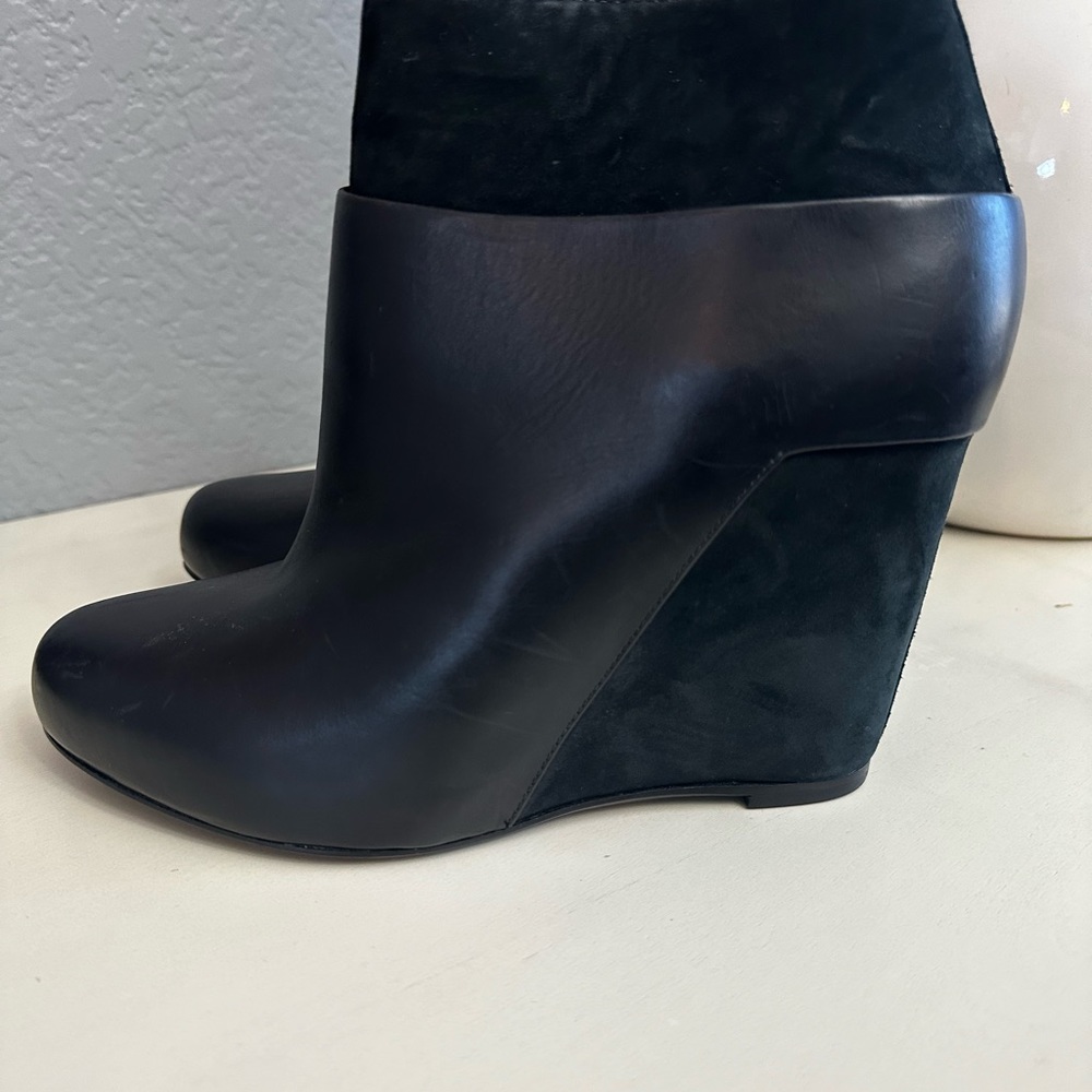New VINCE Ankle Boots Retail $495 size 8.5